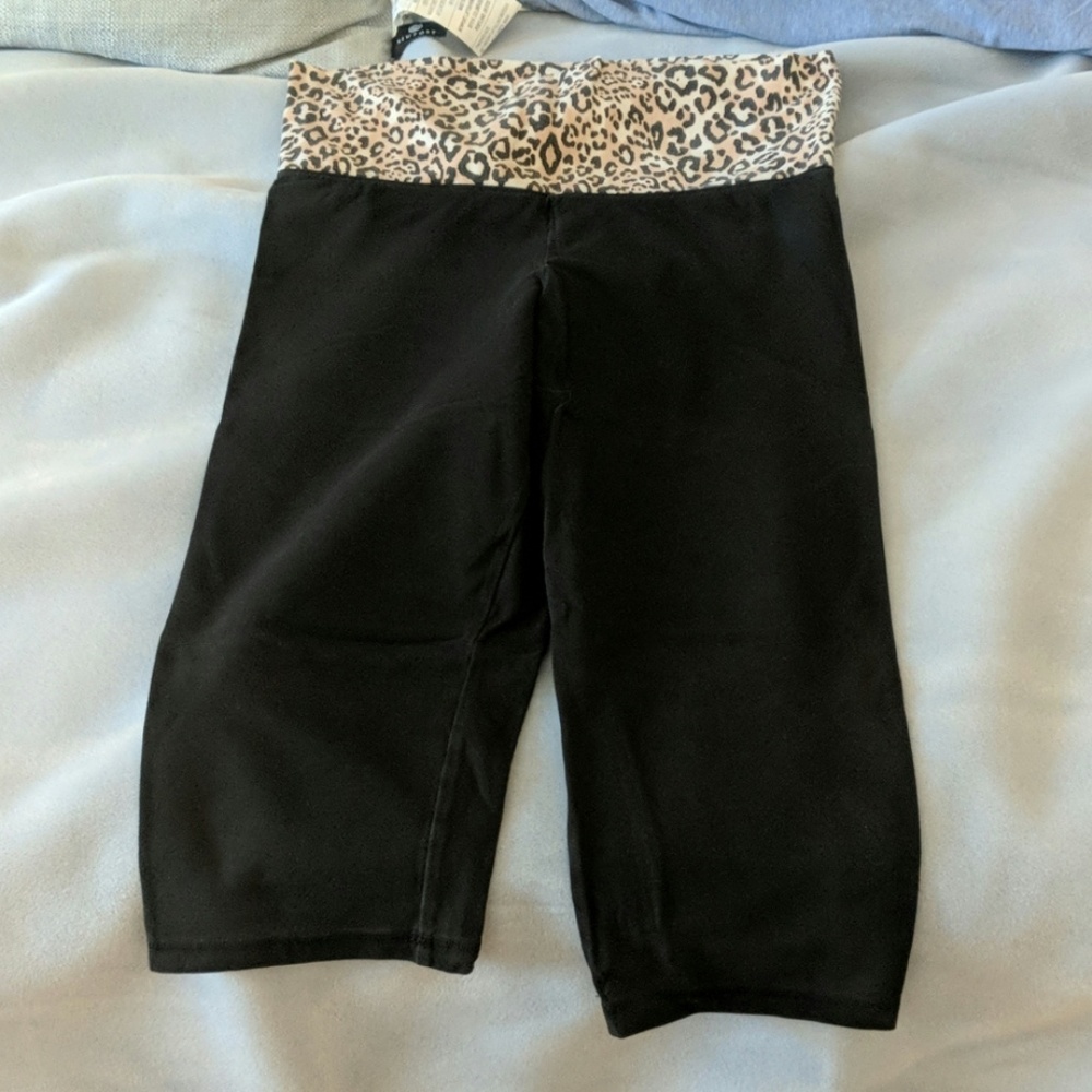 VS Pink Yoga Crop